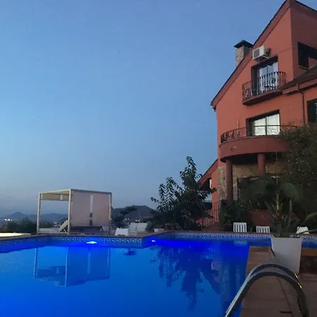 Petit Mirador Hotel 3*