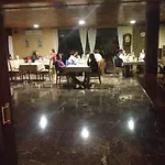 佩蒂特米拉多酒店 3*